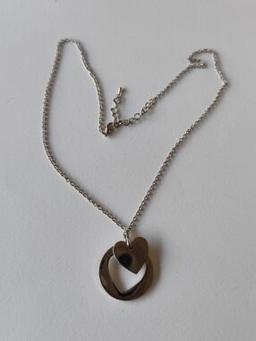 3/$20💗Silver-tone Necklace with Circle Heart&Solid Heart Pendant